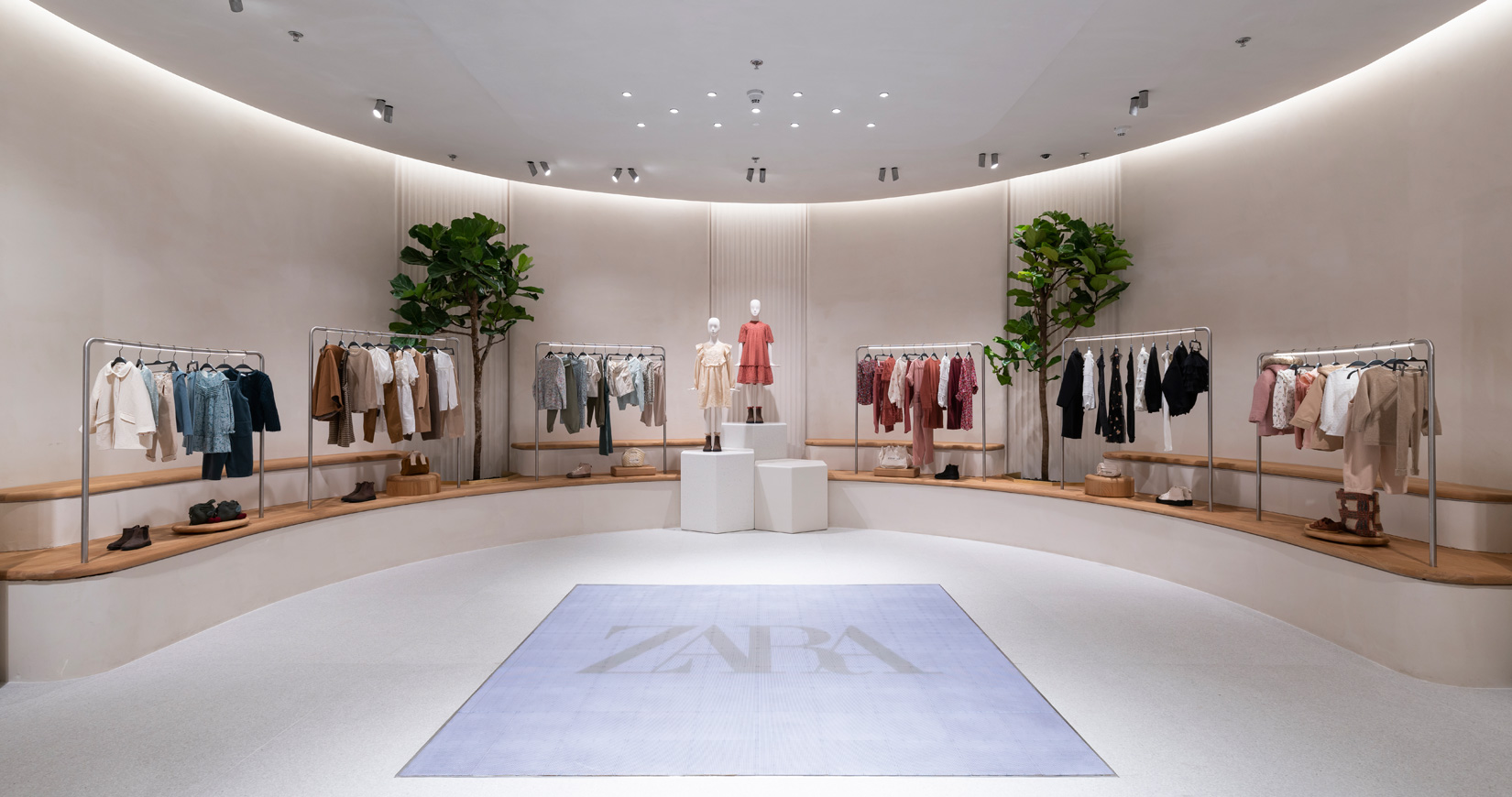 Zara raises the bar for tech-savvy, eco-friendly shopping ...