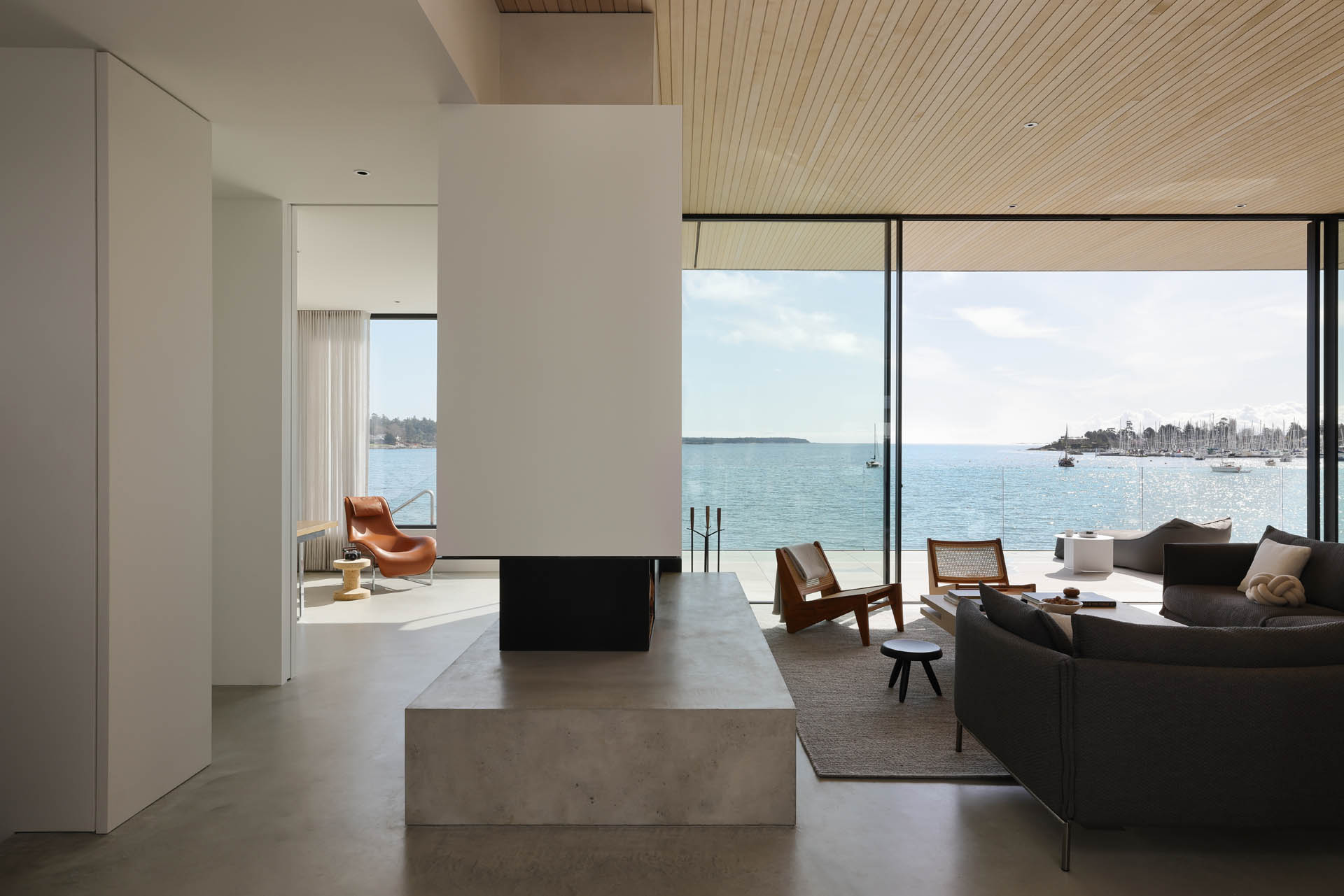 This home in the Canadian west coast celebrates calming ocean views and ...