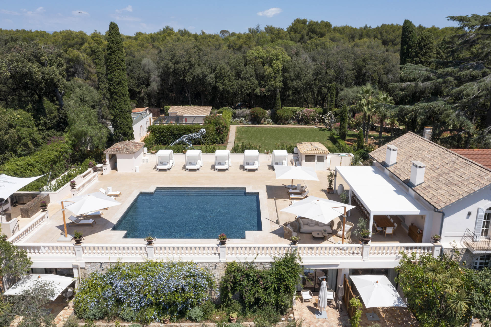 This private residence in the French Riviera is for design lovers with ...