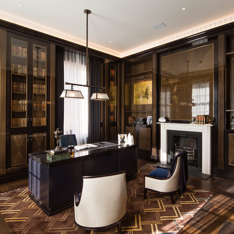 GRANDE DAME, Blush International