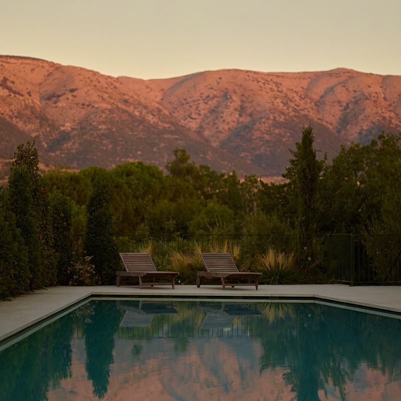 MountainTop - PoolSide, studiolibani