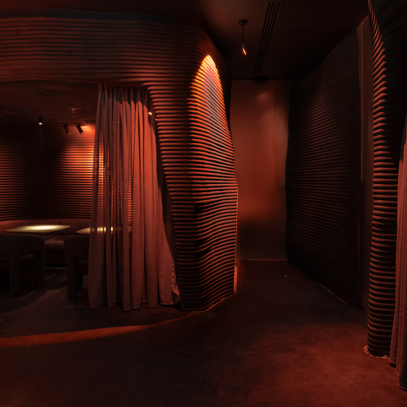 Myata Platinum Restaurant, DA BUREAU