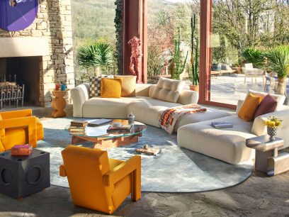 Sengu Bold sofa by Patricia Urquiola – Cassina, with the Utrecht armchairs by Gerrit T. Rietveld – Cassina iMaestri Collection, ph. Francesco Dolfo
